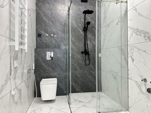 будинок за адресою Володимира Івасюка вул. (Грибоєдова), 12