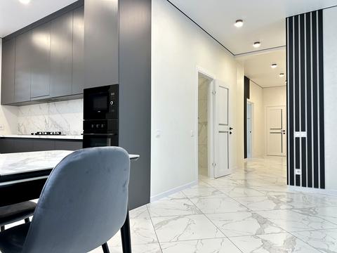 будинок за адресою Володимира Івасюка вул. (Грибоєдова), 12