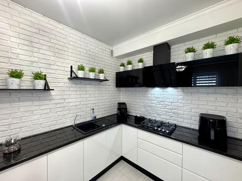 будинок за адресою Леонтовича вул.