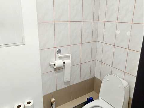 комерційна за адресою Богдана Хмельницького вул., 42
