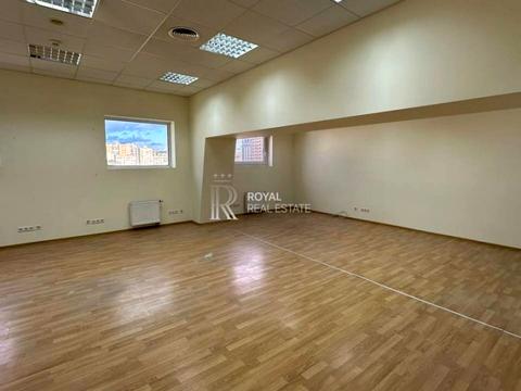 комерційна за адресою Володимирська вул., 101