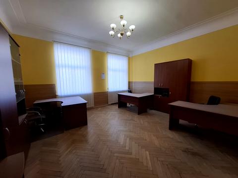 коммерческая по адресу Институтская ул., 16