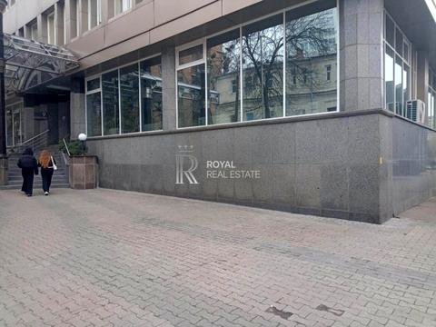 комерційна за адресою Лєскова вул., 9