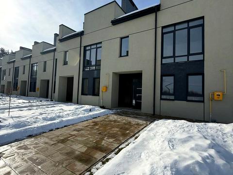 будинок за адресою с. Паланки, Коновальця, 40