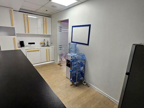 комерційна за адресою Богдана Хмельницького вул., 19