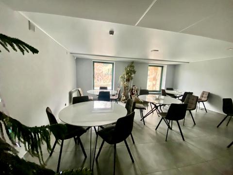 комерційна за адресою Набережна Перемоги вул., 44-А