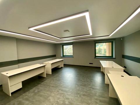 комерційна за адресою Набережна Перемоги вул., 44-А