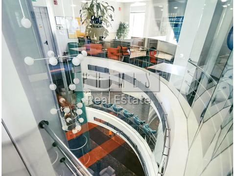 комерційна за адресою Набережно-Хрещатицька вул., 13-15