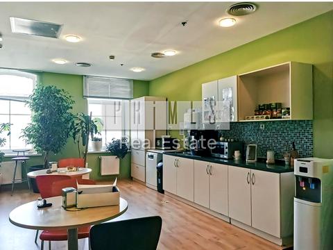 комерційна за адресою Набережно-Хрещатицька вул., 13-15