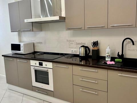 квартира за адресою Анни Ахматової вул., 30