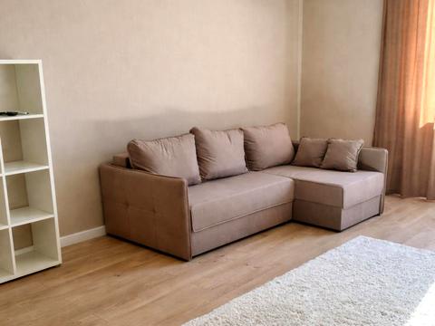 квартира за адресою Анни Ахматової вул., 30