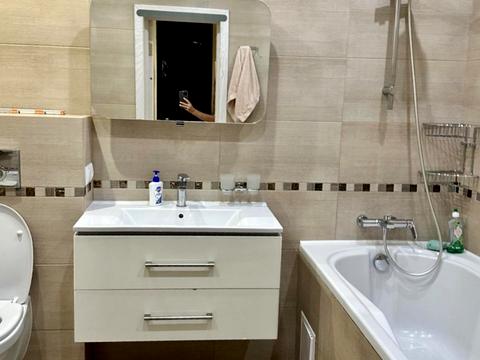 квартира за адресою Анни Ахматової вул., 30