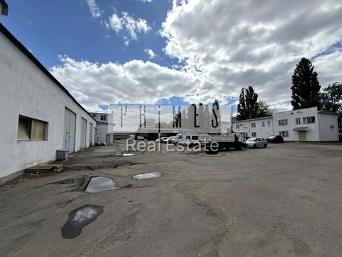 комерційна за адресою Малинська вул., 10