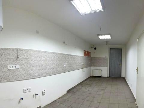 комерційна за адресою Польова вул., 25