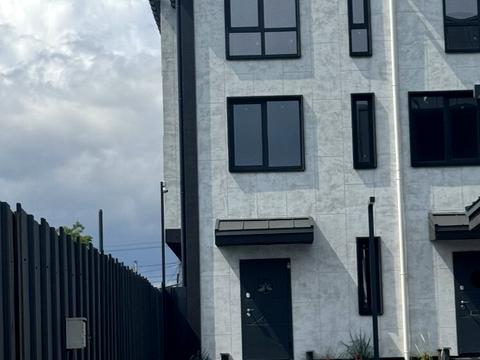 квартира за адресою Дніпровська вул. (Калініна), 27