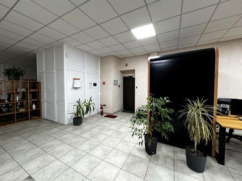 комерційна за адресою Михайла Грушевського вул., 22 А