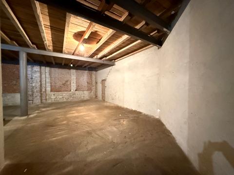 комерційна за адресою Гайова вул., 10