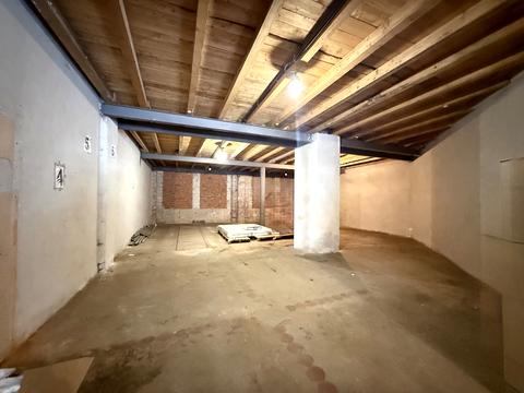 комерційна за адресою Гайова вул., 10