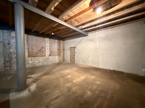 комерційна за адресою Гайова вул., 10