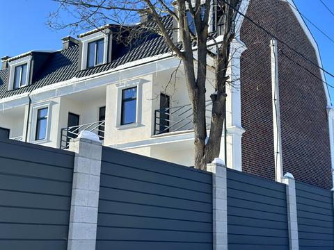 будинок за адресою Павла Загребельного вул.