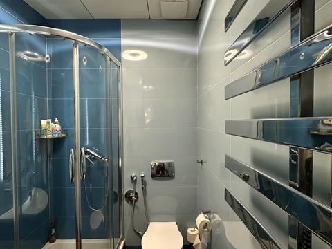 комерційна за адресою Науки просп., 30