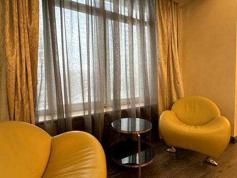 комерційна за адресою Науки просп., 30