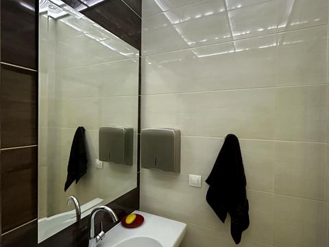 комерційна за адресою Науки просп., 30