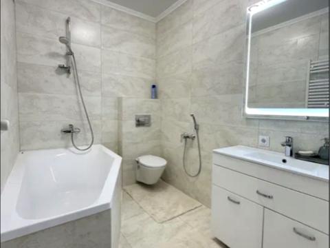 квартира за адресою Розточчя вул., 86