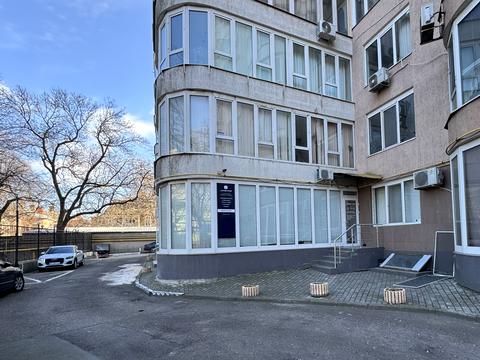 комерційна за адресою Обсерваторний пров., 2/4