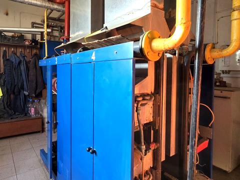 комерційна за адресою Роменська вул., 81