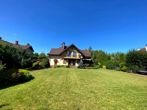 будинок за адресою Молодіжна