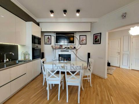 квартира за адресою Сім'ї Кульженків вул. (Петра Дегтяренка), 35