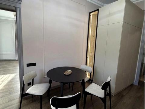 квартира за адресою Під Дубом вул. (Космонавтів), 2