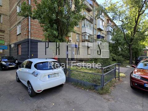 квартира по адресу Строителей ул., 1