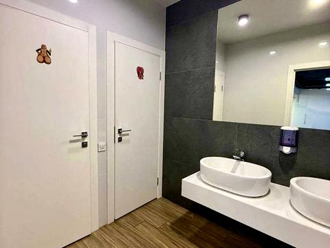 комерційна за адресою Павла Нірінберга вул. (Баумана), 10-А