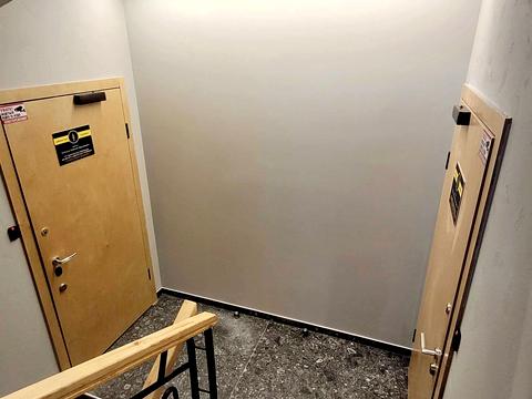 комерційна за адресою Павла Нірінберга вул. (Баумана), 10-А