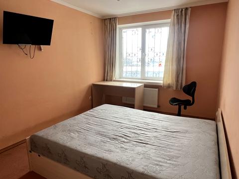 квартира за адресою Довженка вул., 12