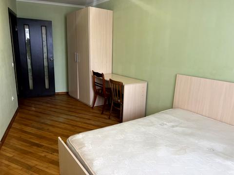 квартира за адресою Довженка вул., 12