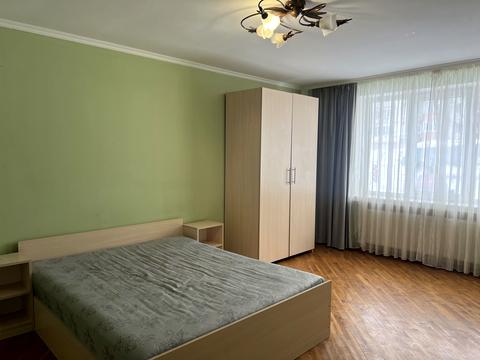 квартира за адресою Довженка вул., 12