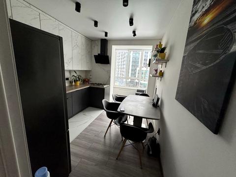 квартира за адресою Героїв Небесної Сотні просп., (Будинок 14/4)