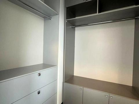 комерційна за адресою Київ, Спортивна пл., 1а