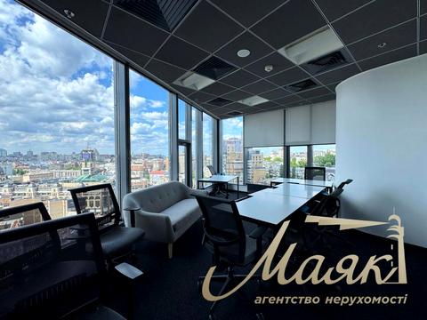 комерційна за адресою Київ, Спортивна пл., 1а