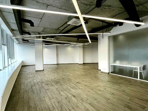 комерційна за адресою Королеви Єлизавети ІІ вул. (Глинки), 2