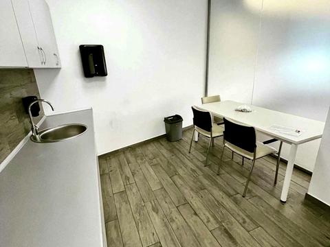 комерційна за адресою Королеви Єлизавети ІІ вул. (Глинки), 2