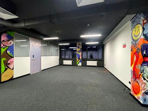 комерційна за адресою Саксаганського вул., 5