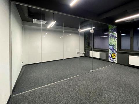 комерційна за адресою Саксаганського вул., 5