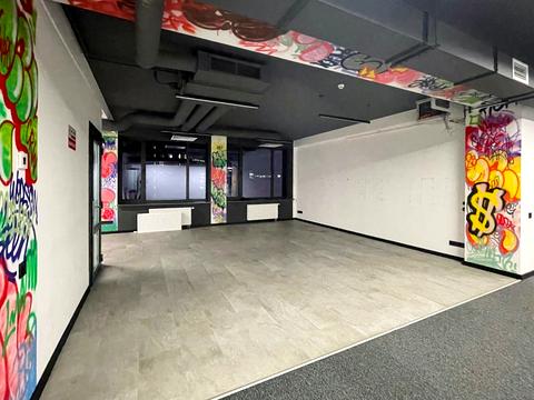 комерційна за адресою Саксаганського вул., 5