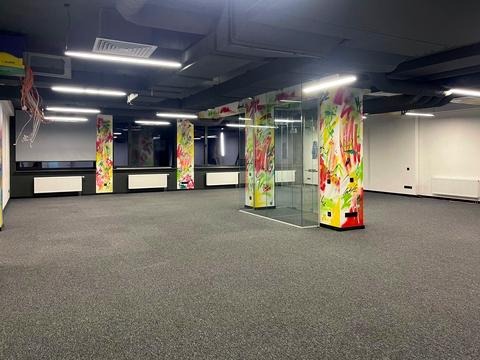 комерційна за адресою Саксаганського вул., 5