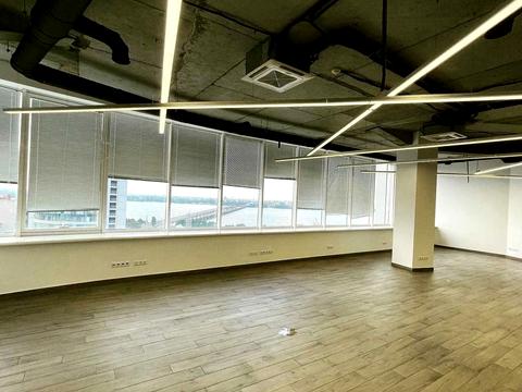 комерційна за адресою Королеви Єлизавети ІІ вул. (Глинки), 2