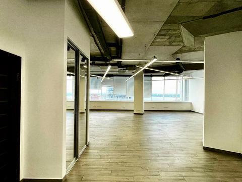 комерційна за адресою Королеви Єлизавети ІІ вул. (Глинки), 2